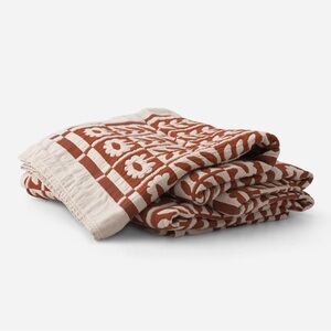 Schoolhouse Stillwater Floral Quilt - King